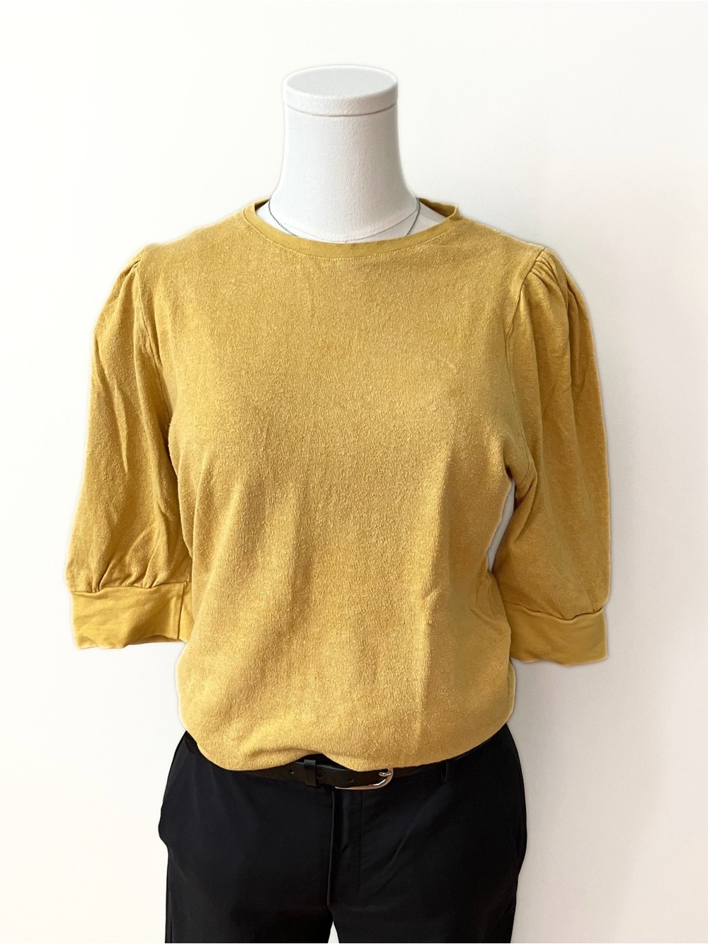 Lilikoi Three-Quarter Puff Sleeve Sleeve Tee in Mustard